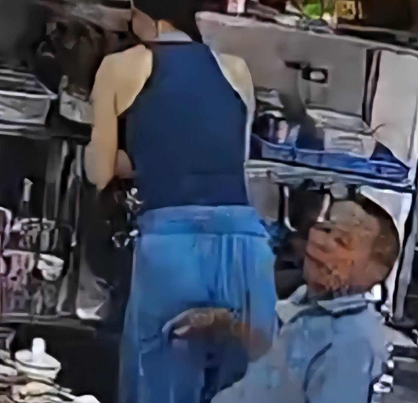 场抓获仍狡辩肇事者嚣张至极大闹派出所PG麻将胡了试玩女子在三亚被猥亵：当(图15)